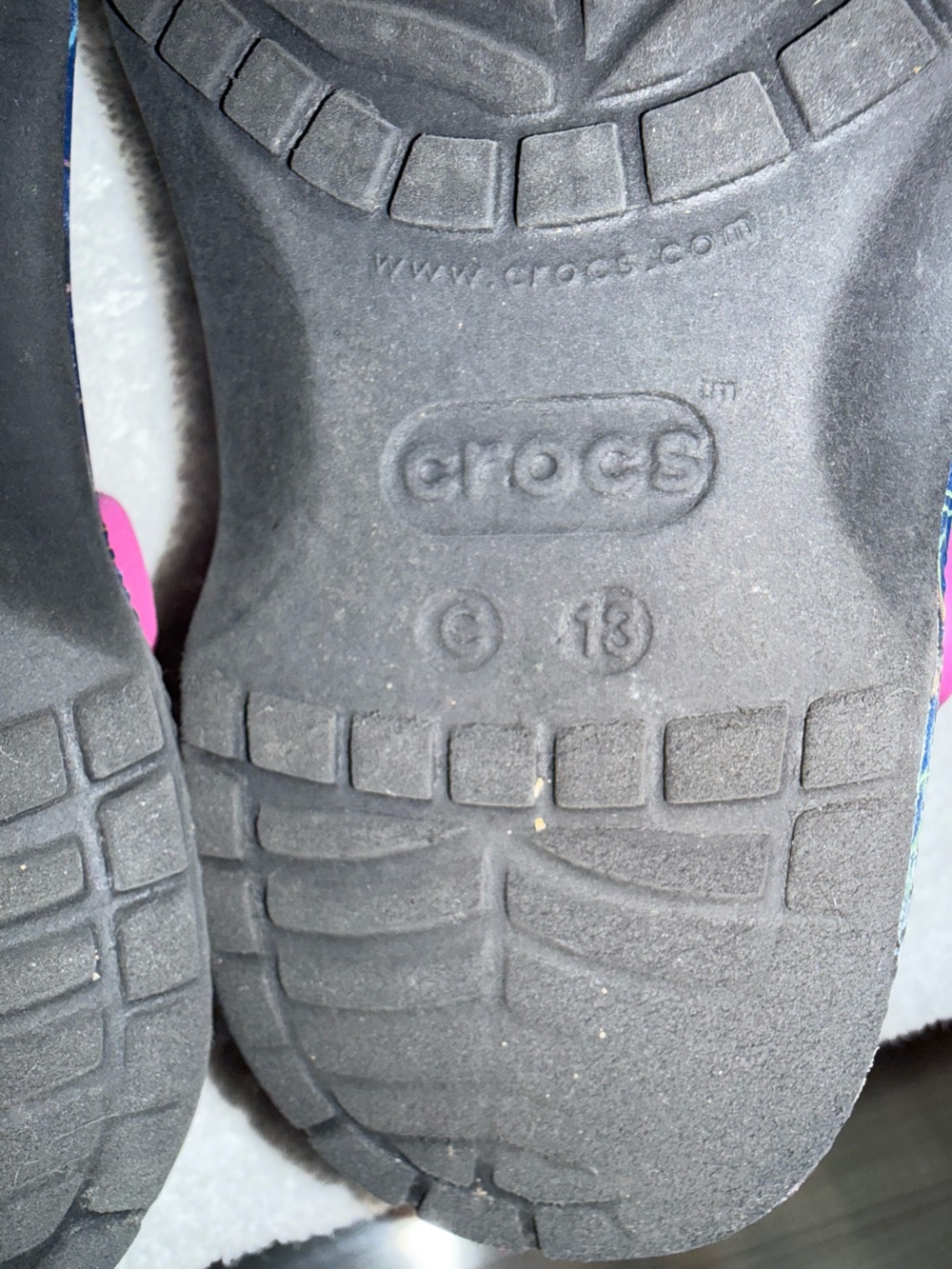 Disney Kids' Villians Crocs in Purple & Pink with Villains Charms Girls Size 13 - Picture 9 of 10